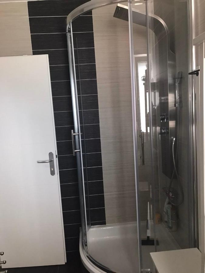 Vila Palit 497 D Apartment E Buitenkant foto