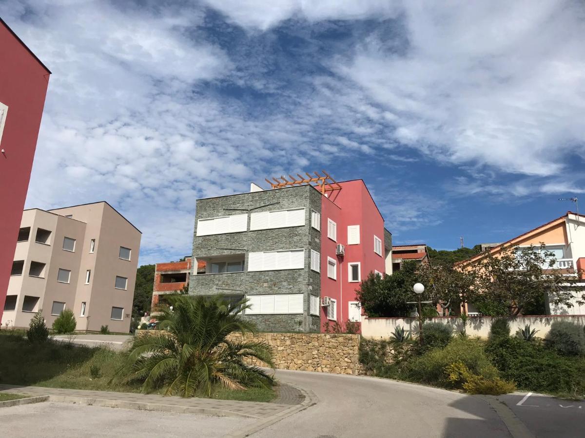 Vila Palit 497 D Apartment E Buitenkant foto