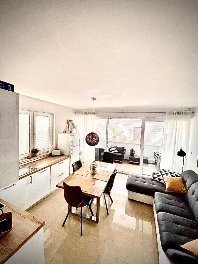 Vila Palit 497 D Apartment E Buitenkant foto